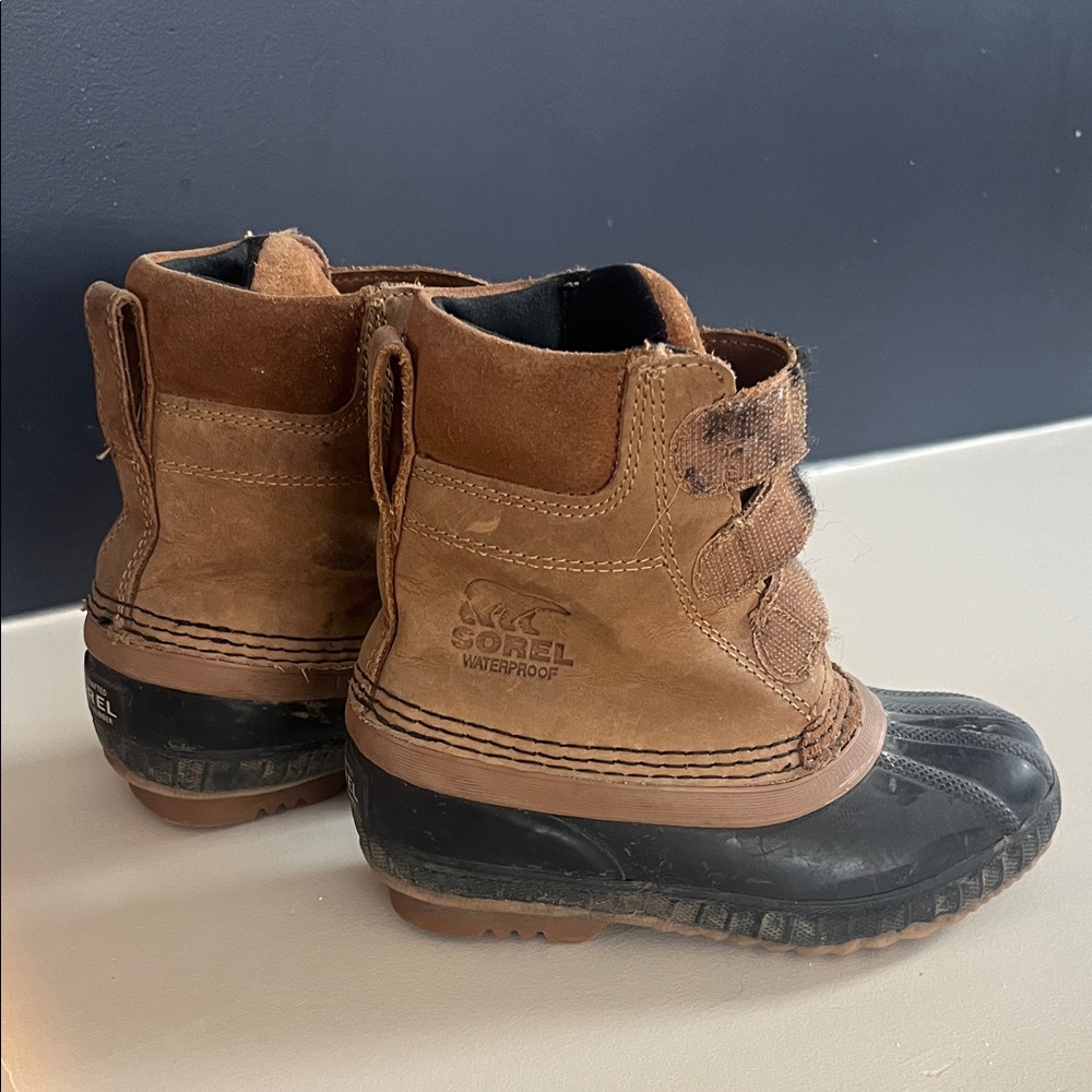 Sorel Kids Tan and Black duck Boots